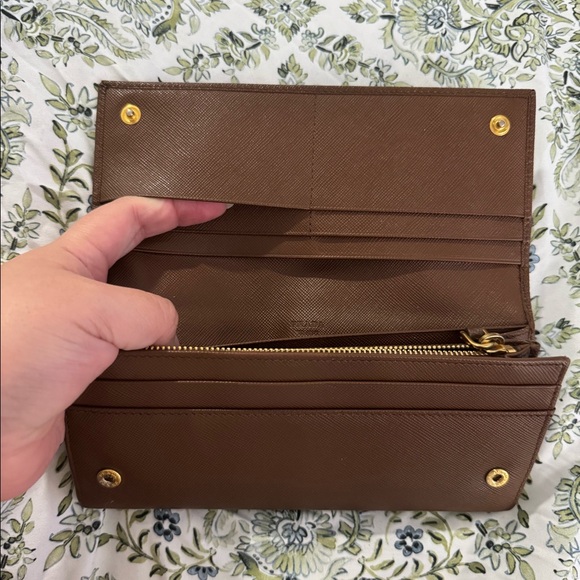 Prada Saffiano Wallet - Picture 14 of 14